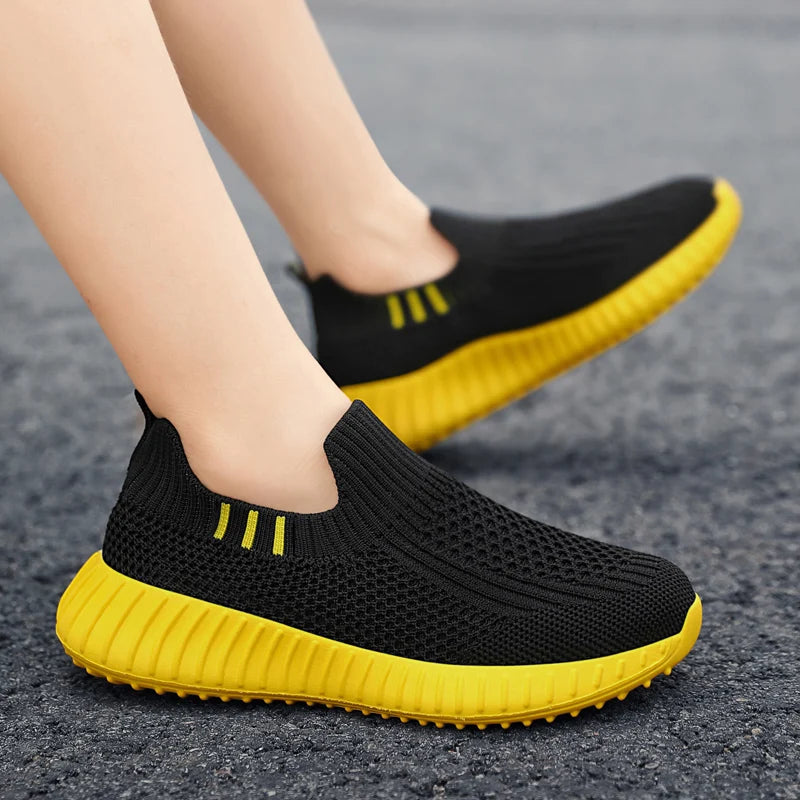 Kids Tennis Shoes Lightweight Running Shoes Outdoor Sports Casual Sneakers 2023 New Mesh Breathable Childrens Trainers